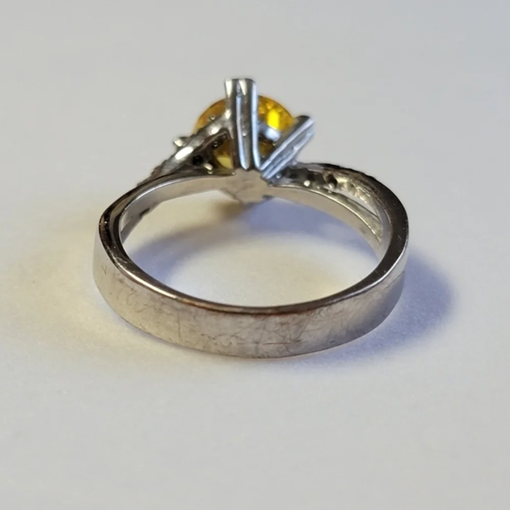 China GR Yellow Gemstone Fasion Rin
